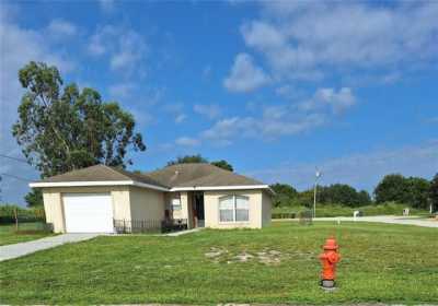 Home For Sale in Frostproof, Florida