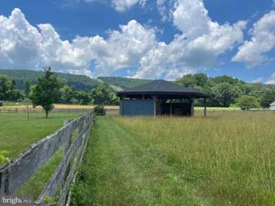 Home For Sale in Lovettsville, Virginia