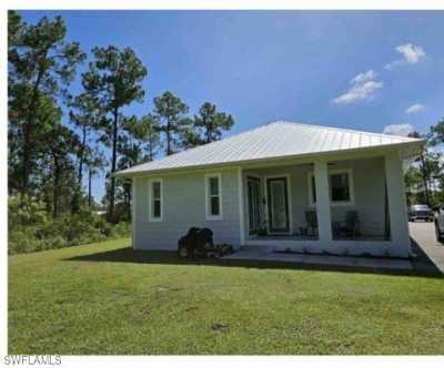 Home For Sale in Alva, Florida