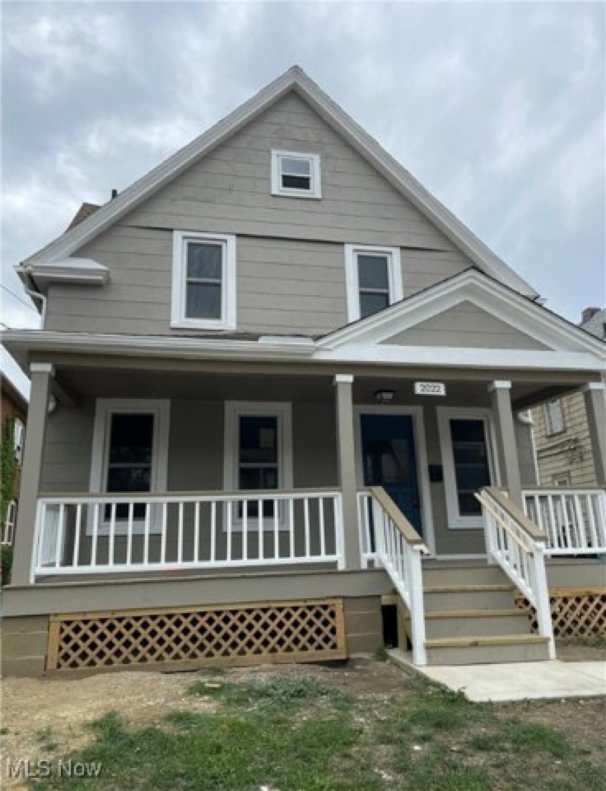 Picture of Home For Sale in Lakewood, Ohio, United States