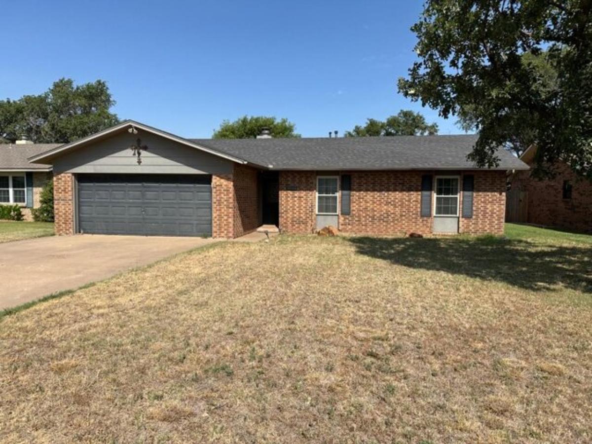 Picture of Home For Sale in Plainview, Texas, United States