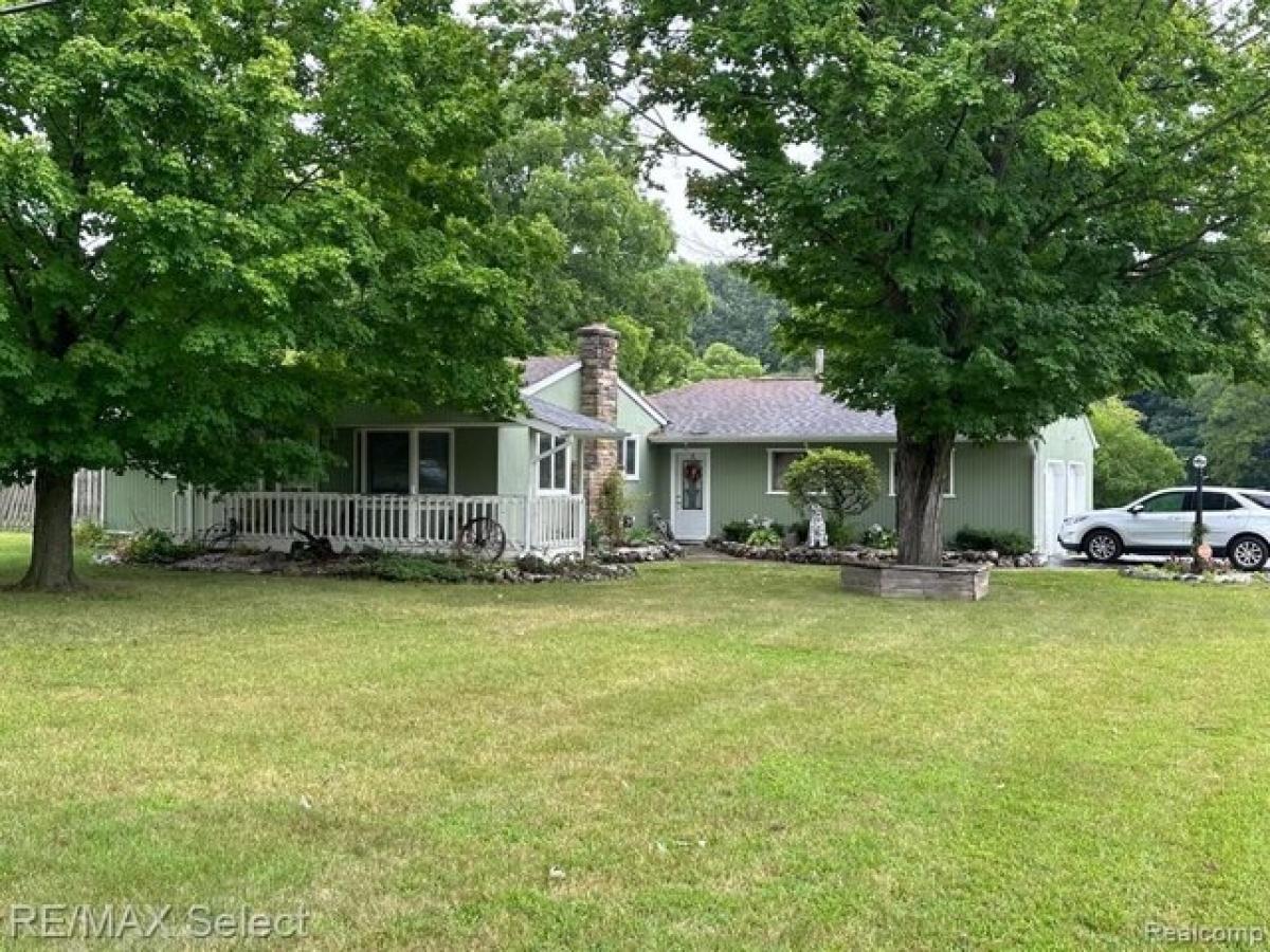 Picture of Home For Sale in Flushing, Michigan, United States