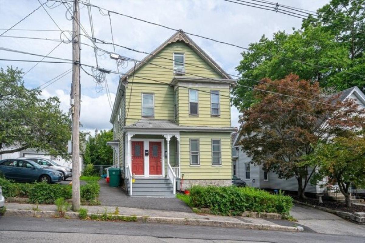 Picture of Home For Sale in Lowell, Massachusetts, United States