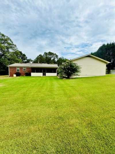 Home For Sale in Hollow Rock, Tennessee