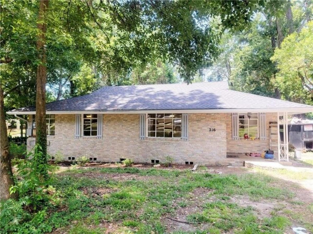 Picture of Home For Sale in Chickasaw, Alabama, United States