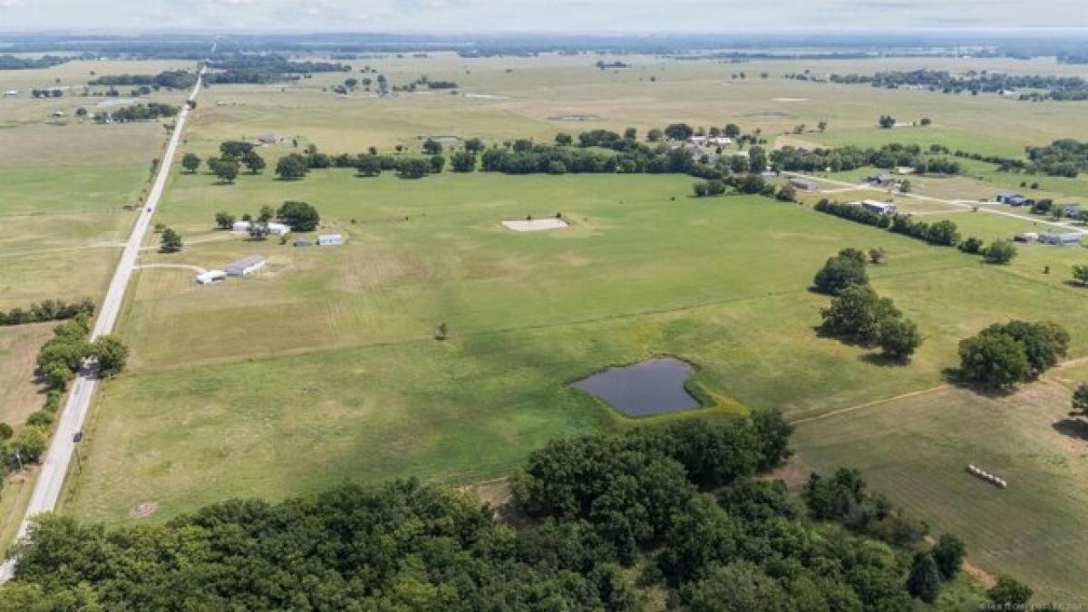 Picture of Residential Land For Sale in Ramona, Oklahoma, United States