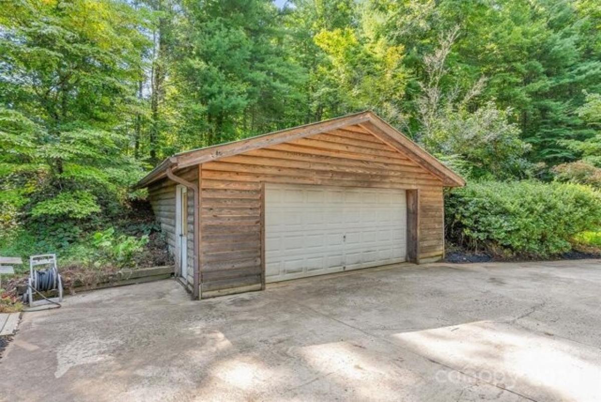 Picture of Home For Sale in Leicester, North Carolina, United States