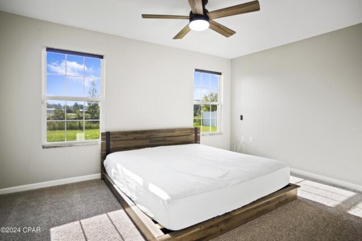 Picture of Home For Sale in Grand Ridge, Florida, United States