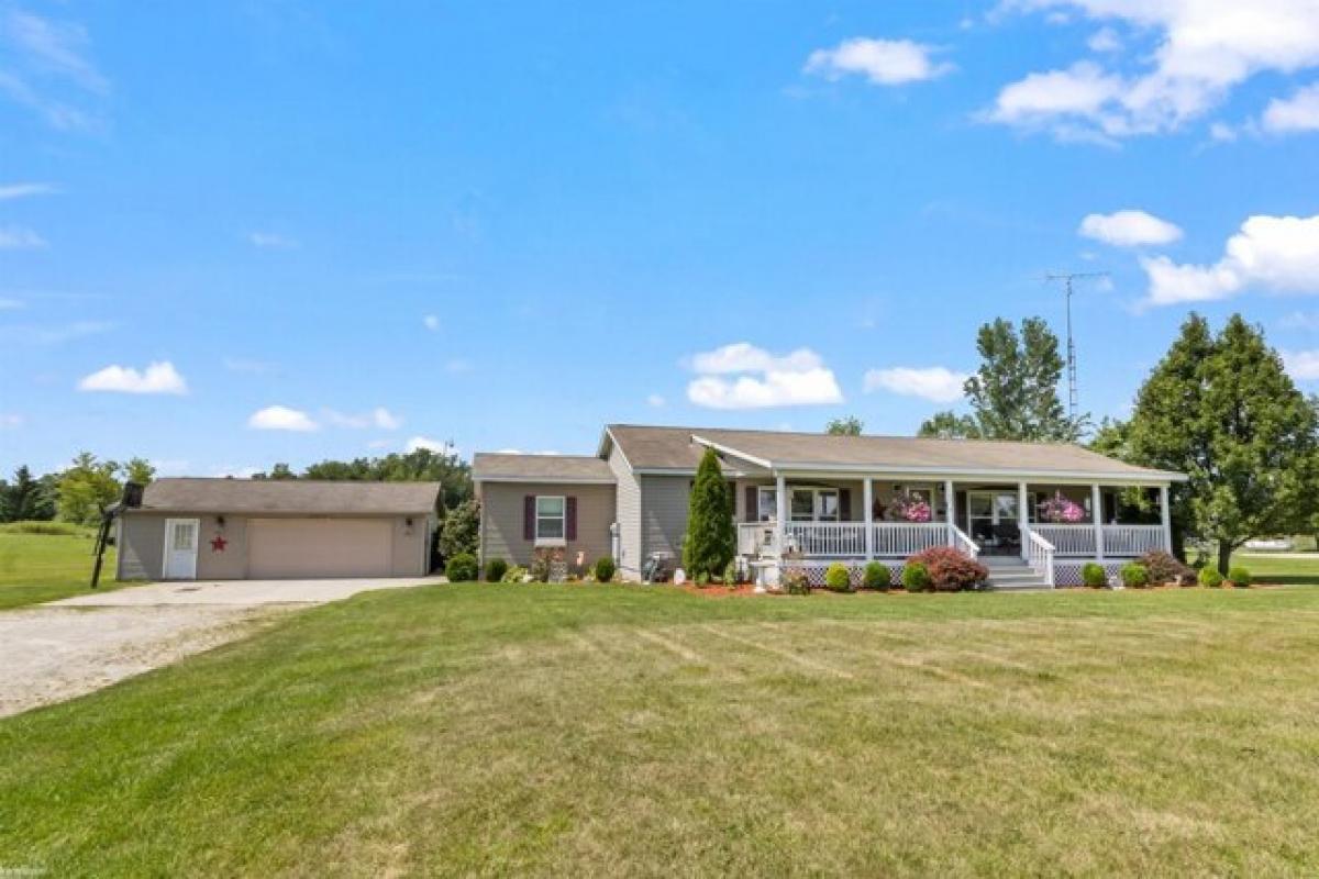 Picture of Home For Sale in Croswell, Michigan, United States