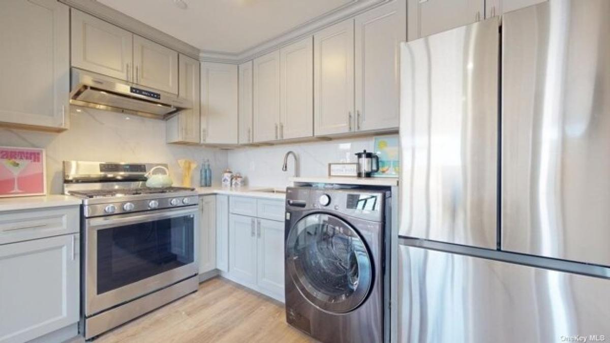 Picture of Apartment For Rent in Rego Park, New York, United States