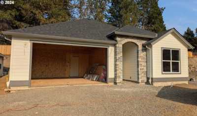 Home For Sale in Newberg, Oregon