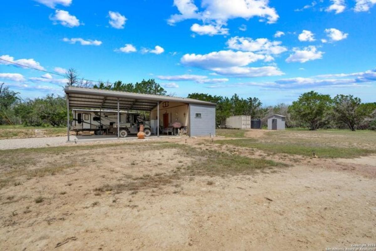 Picture of Home For Sale in Bandera, Texas, United States