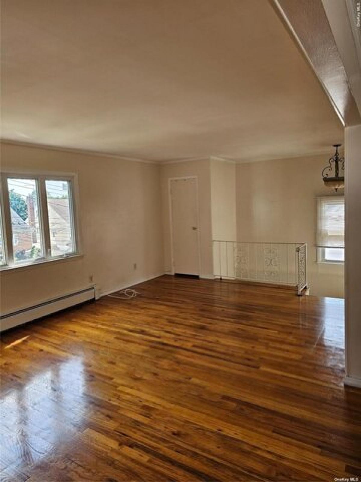 Picture of Apartment For Rent in Rosedale, New York, United States