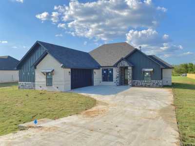 Home For Sale in Lindale, Texas