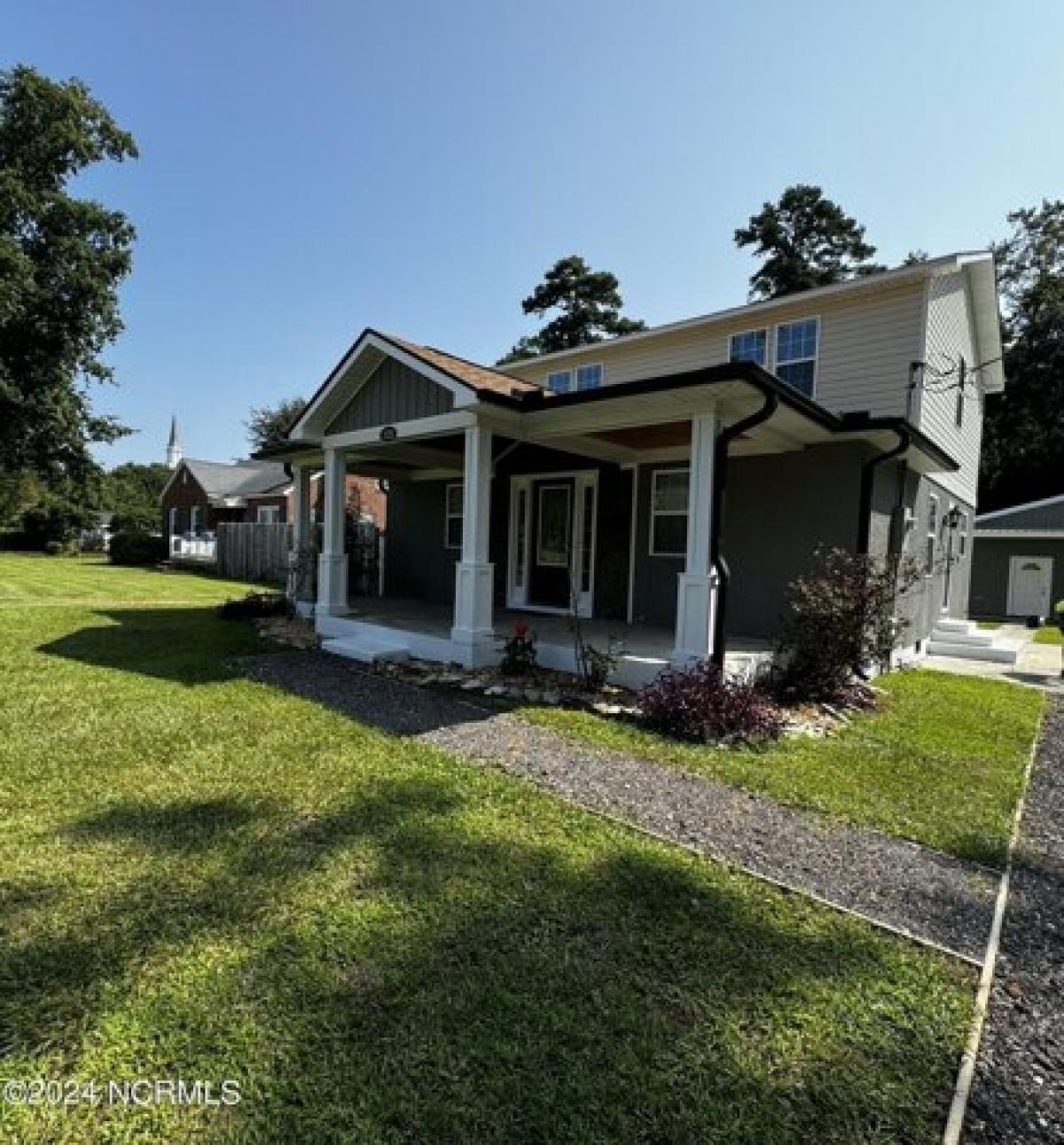 Picture of Home For Sale in Wallace, North Carolina, United States