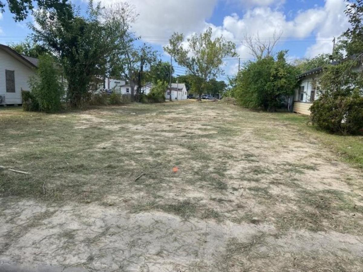 Picture of Residential Land For Sale in Freeport, Texas, United States