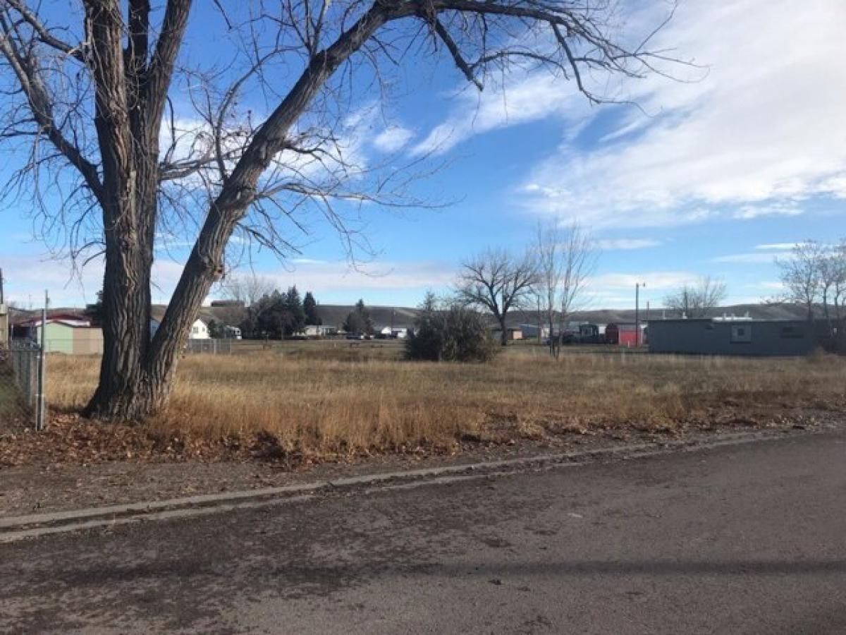 Picture of Residential Land For Sale in Shelby, Montana, United States