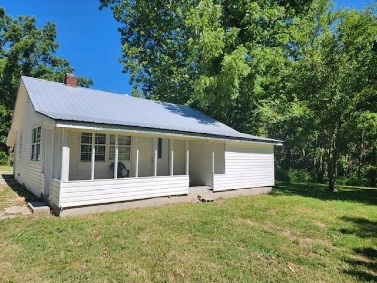 Picture of Home For Sale in Seligman, Missouri, United States