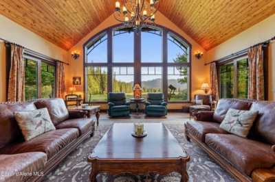 Home For Sale in Priest Lake, Idaho