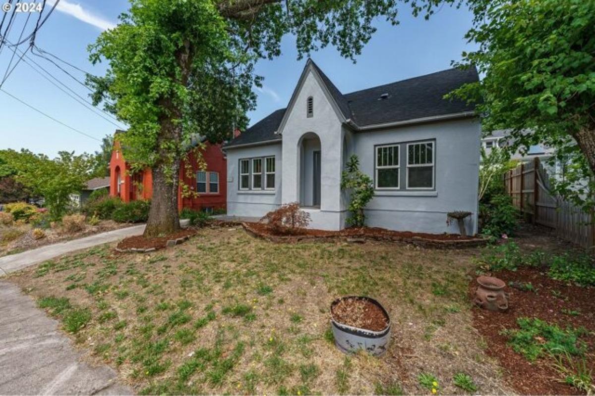 Picture of Home For Sale in Forest Grove, Oregon, United States