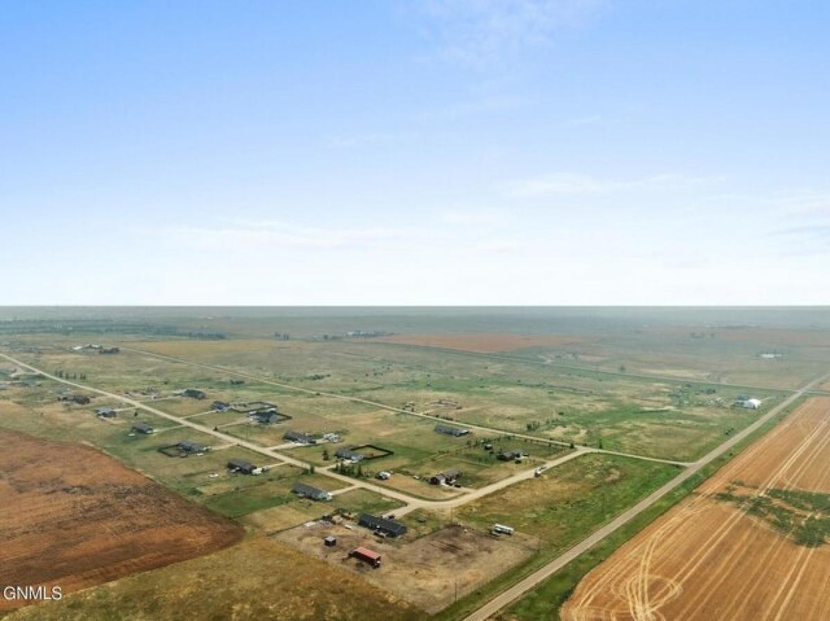 Picture of Residential Land For Sale in Williston, North Dakota, United States