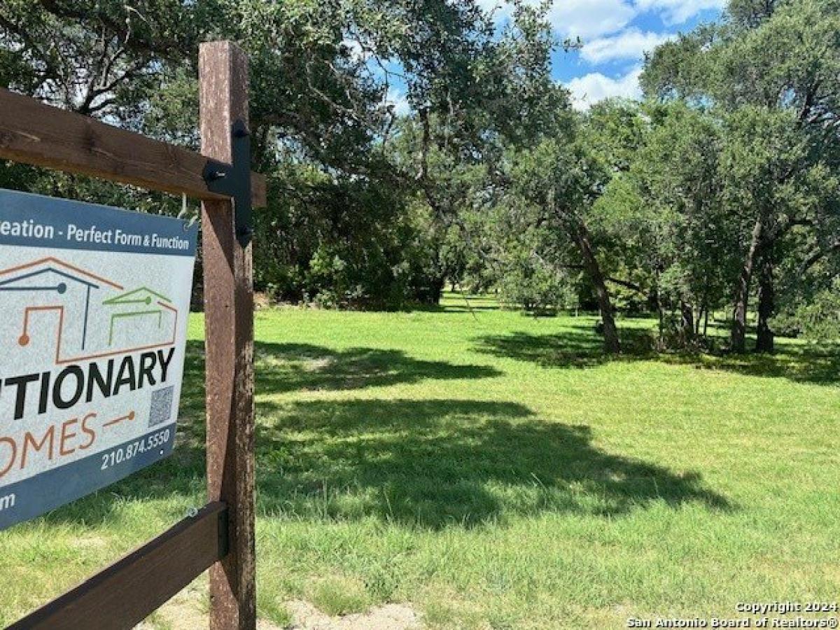 Picture of Residential Land For Sale in Boerne, Texas, United States