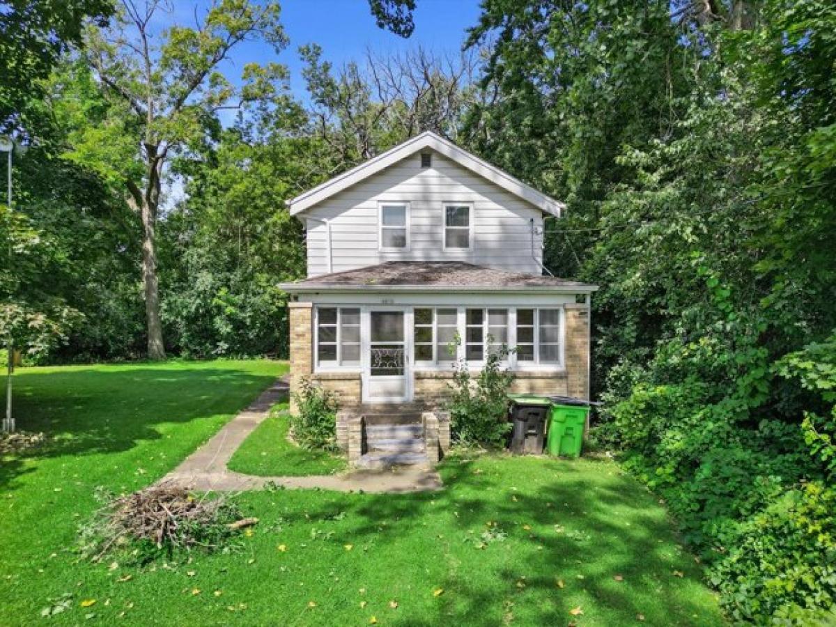 Picture of Home For Sale in Waterford, Wisconsin, United States