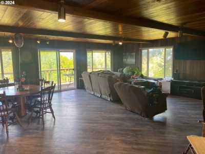 Home For Sale in Bandon, Oregon