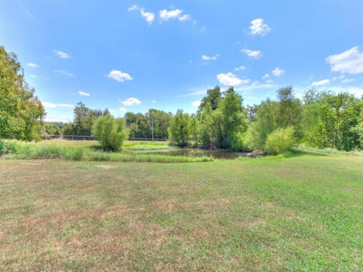 Picture of Home For Sale in Wagoner, Oklahoma, United States