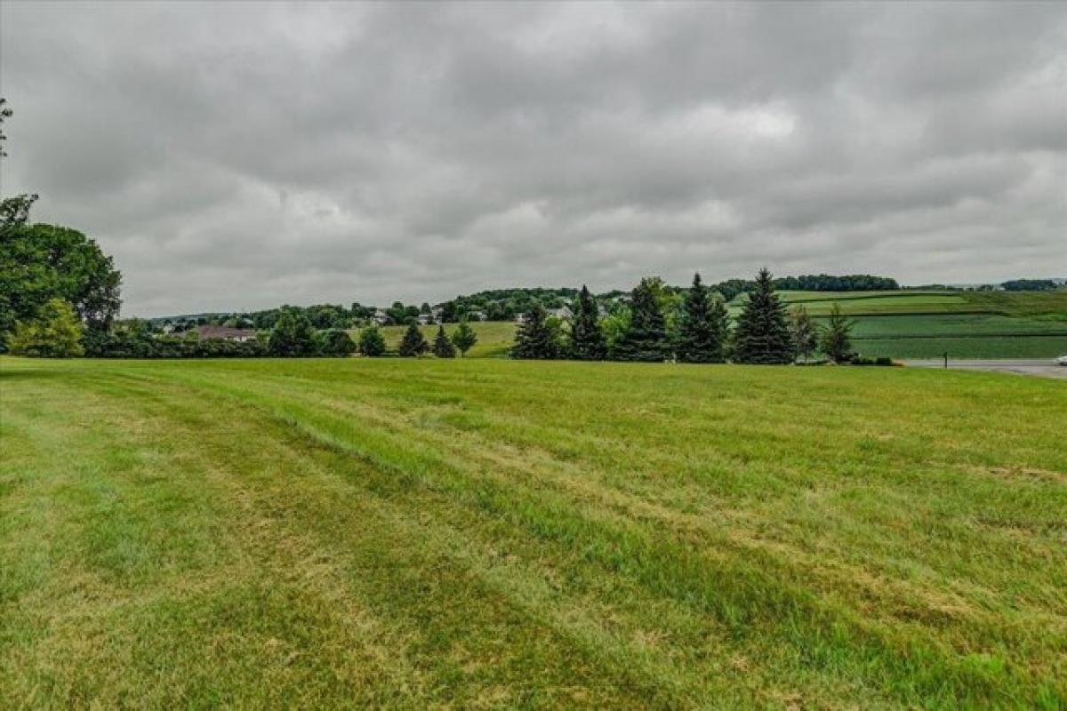 Picture of Residential Land For Sale in Middleton, Wisconsin, United States