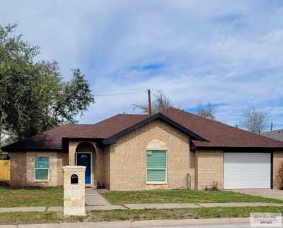 Home For Sale in Raymondville, Texas