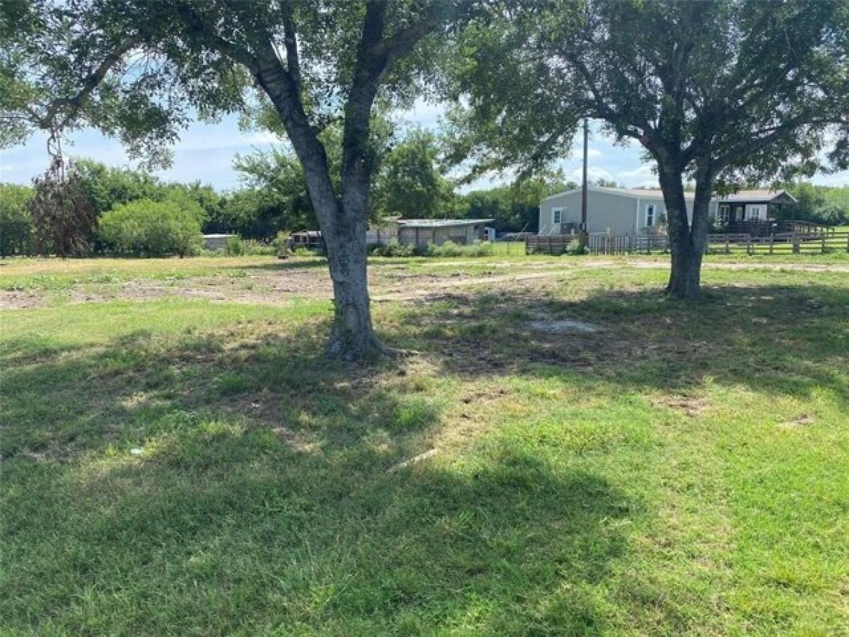 Picture of Residential Land For Sale in Buda, Texas, United States