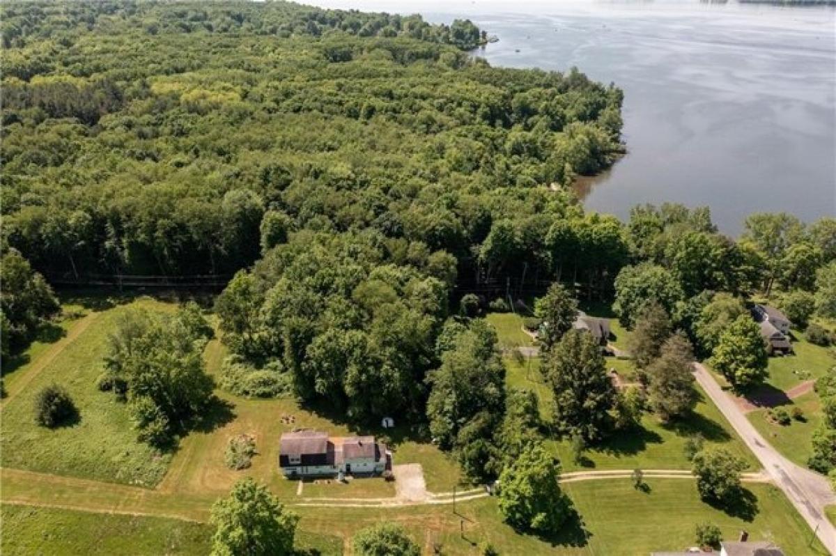 Picture of Home For Sale in Jamestown, Pennsylvania, United States