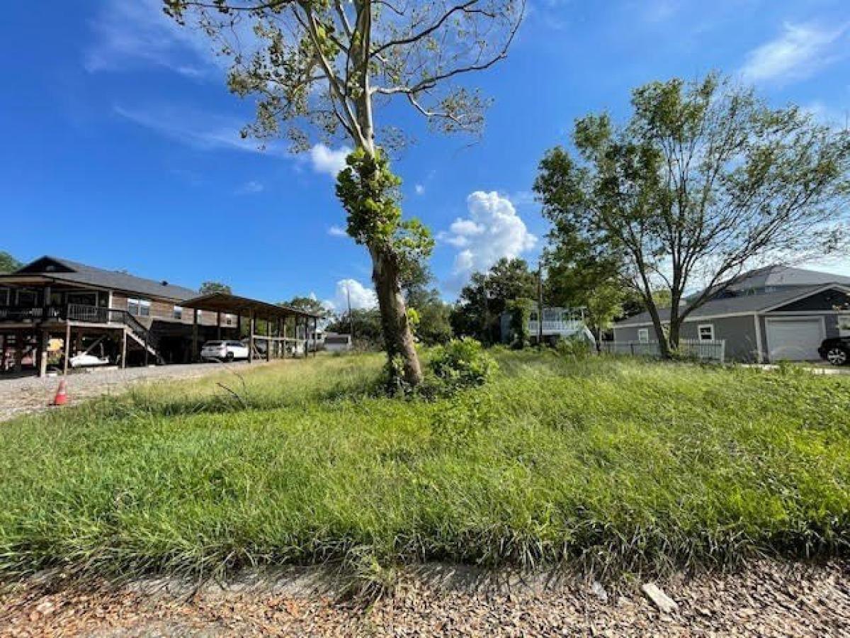 Picture of Residential Land For Sale in La Porte, Texas, United States