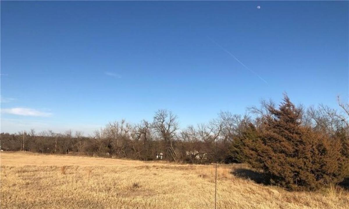 Picture of Residential Land For Sale in Mustang, Oklahoma, United States