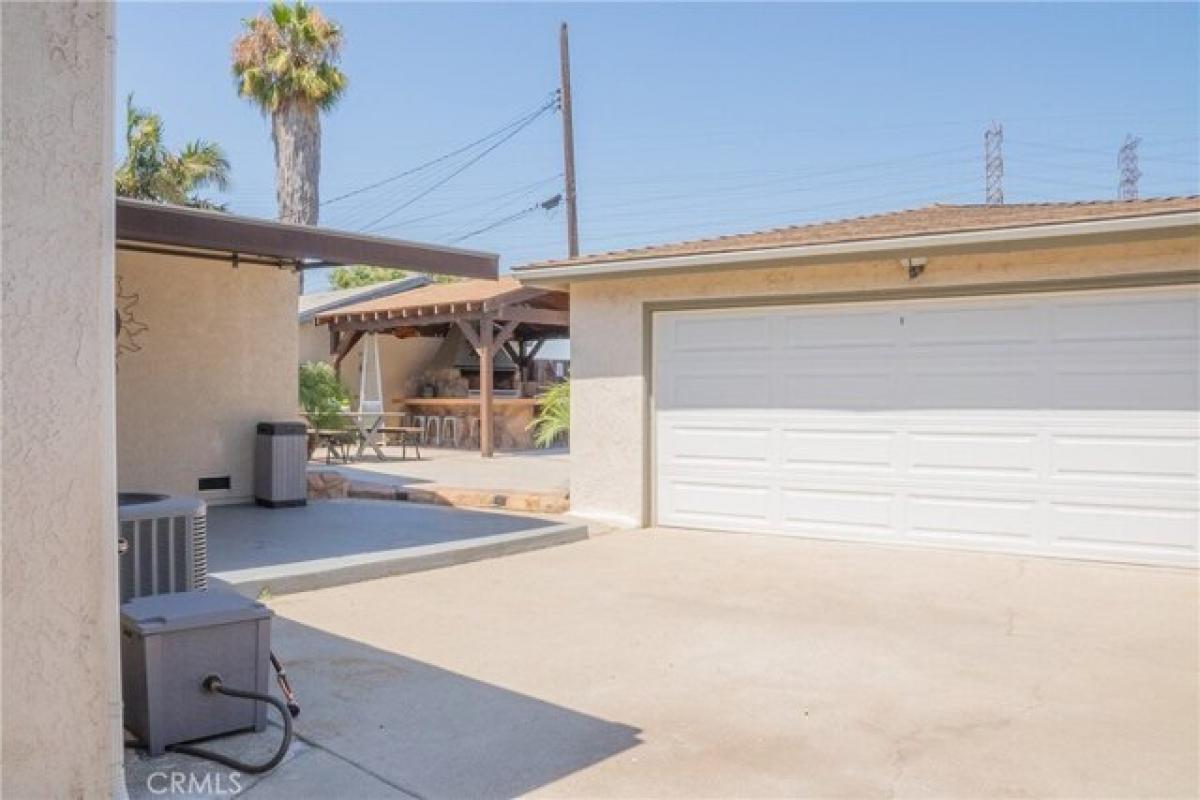 Picture of Home For Sale in Downey, California, United States