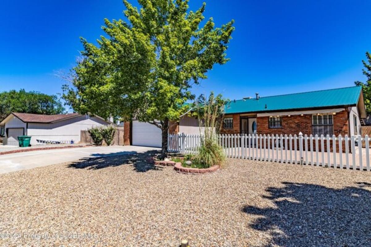 Picture of Home For Sale in Farmington, New Mexico, United States