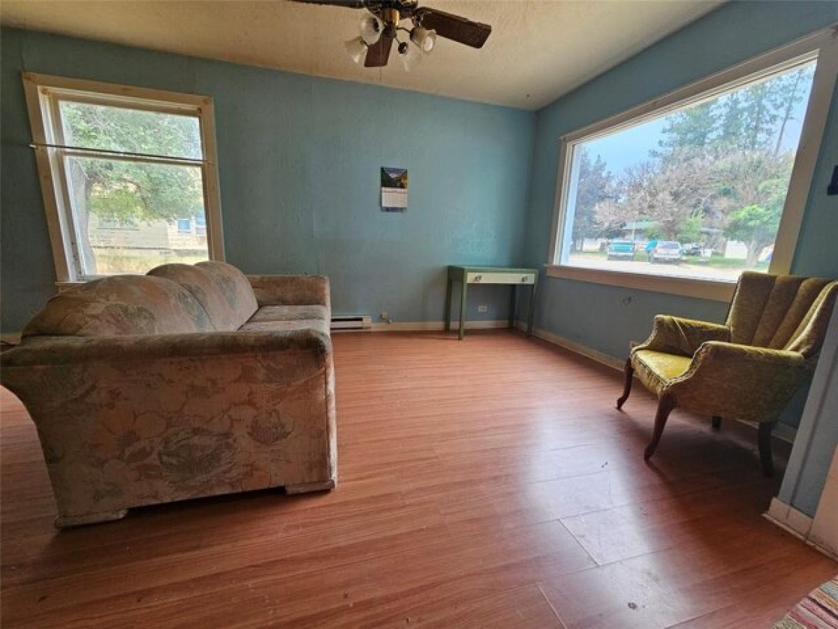 Picture of Home For Sale in Hot Springs, Montana, United States