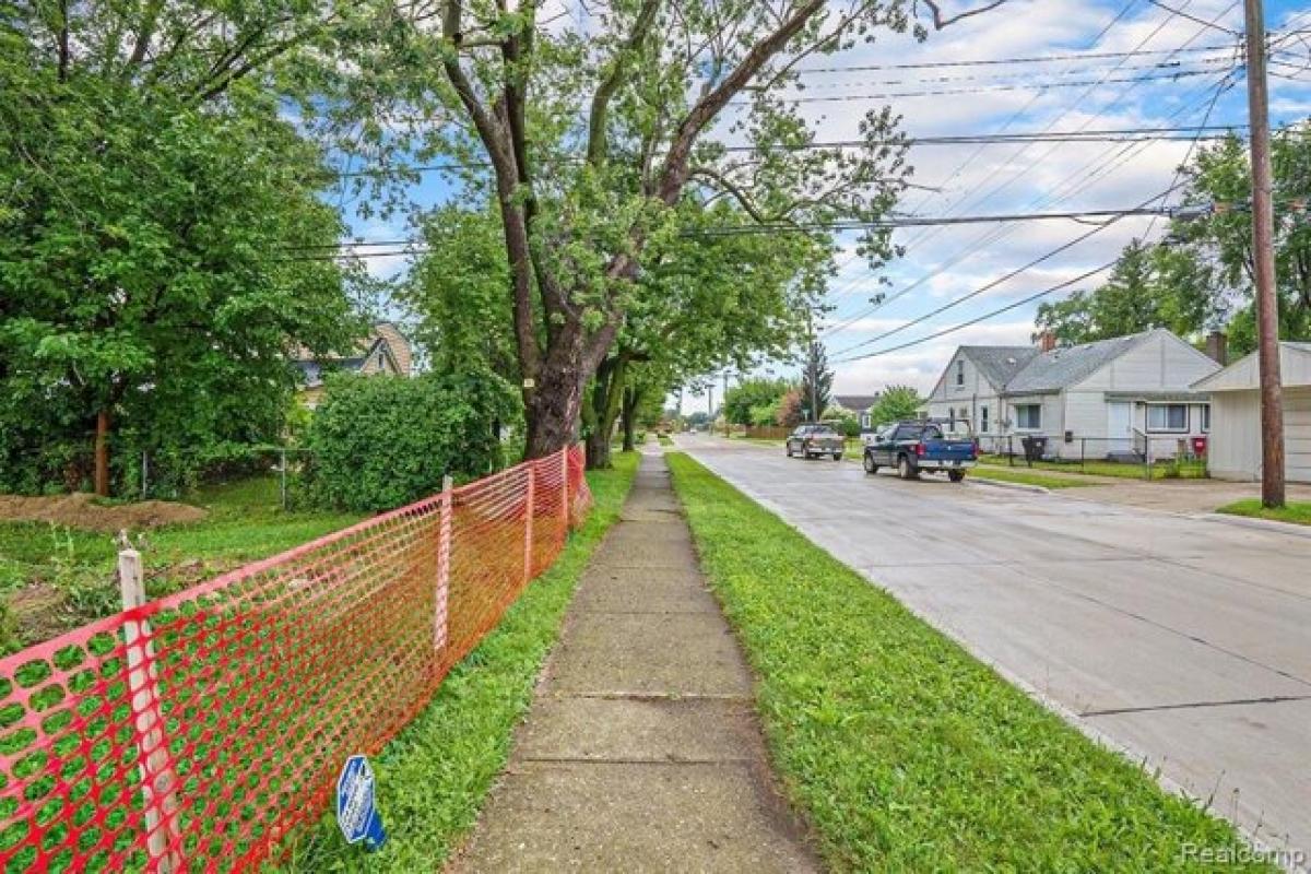 Picture of Residential Land For Sale in Roseville, Michigan, United States