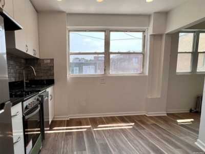 Apartment For Rent in Astoria, New York