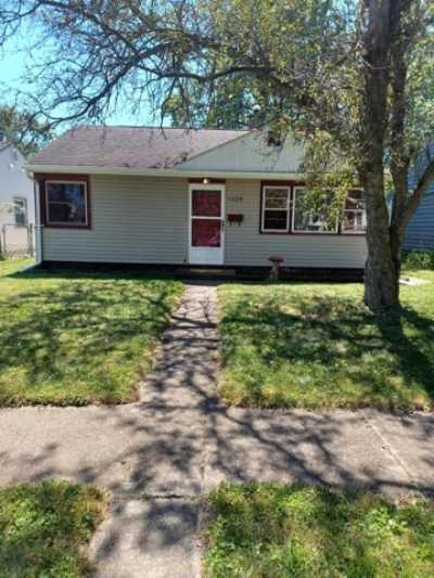 Home For Sale in Hobart, Indiana