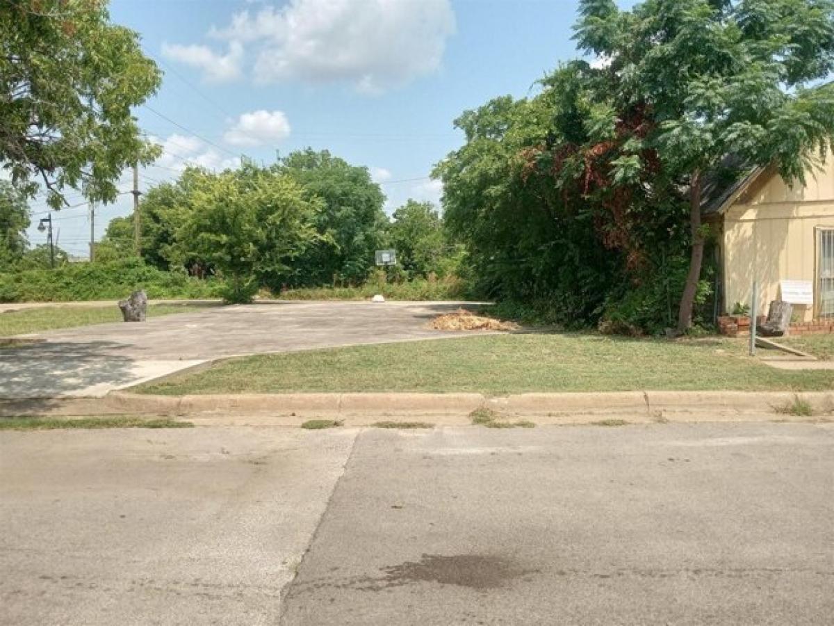 Picture of Residential Land For Sale in Fort Worth, Texas, United States