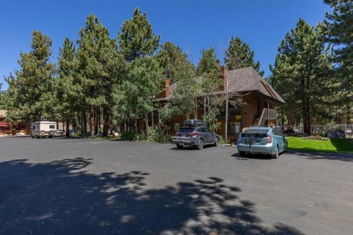 Picture of Home For Sale in Mammoth Lakes, California, United States