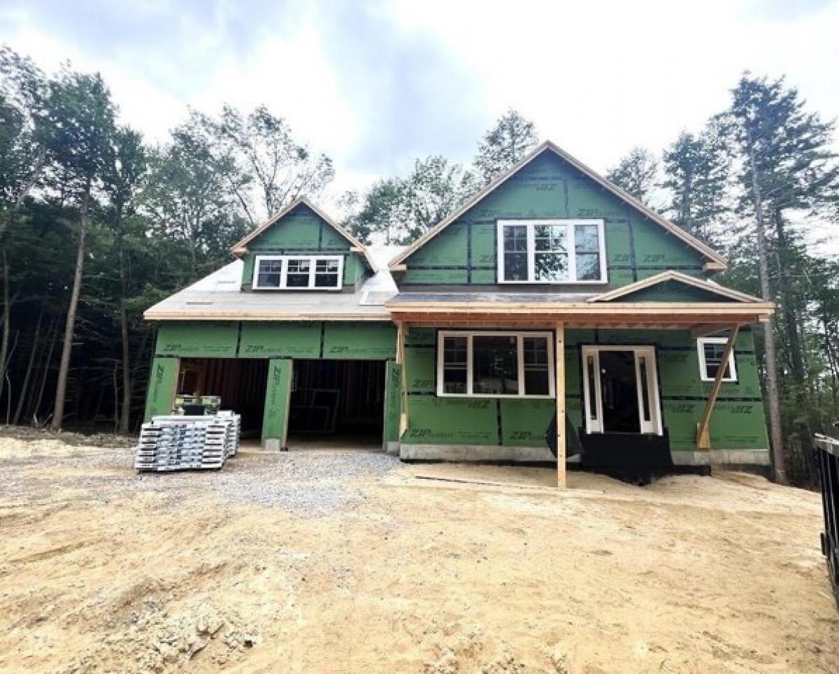 Picture of Home For Sale in Milford, New Hampshire, United States