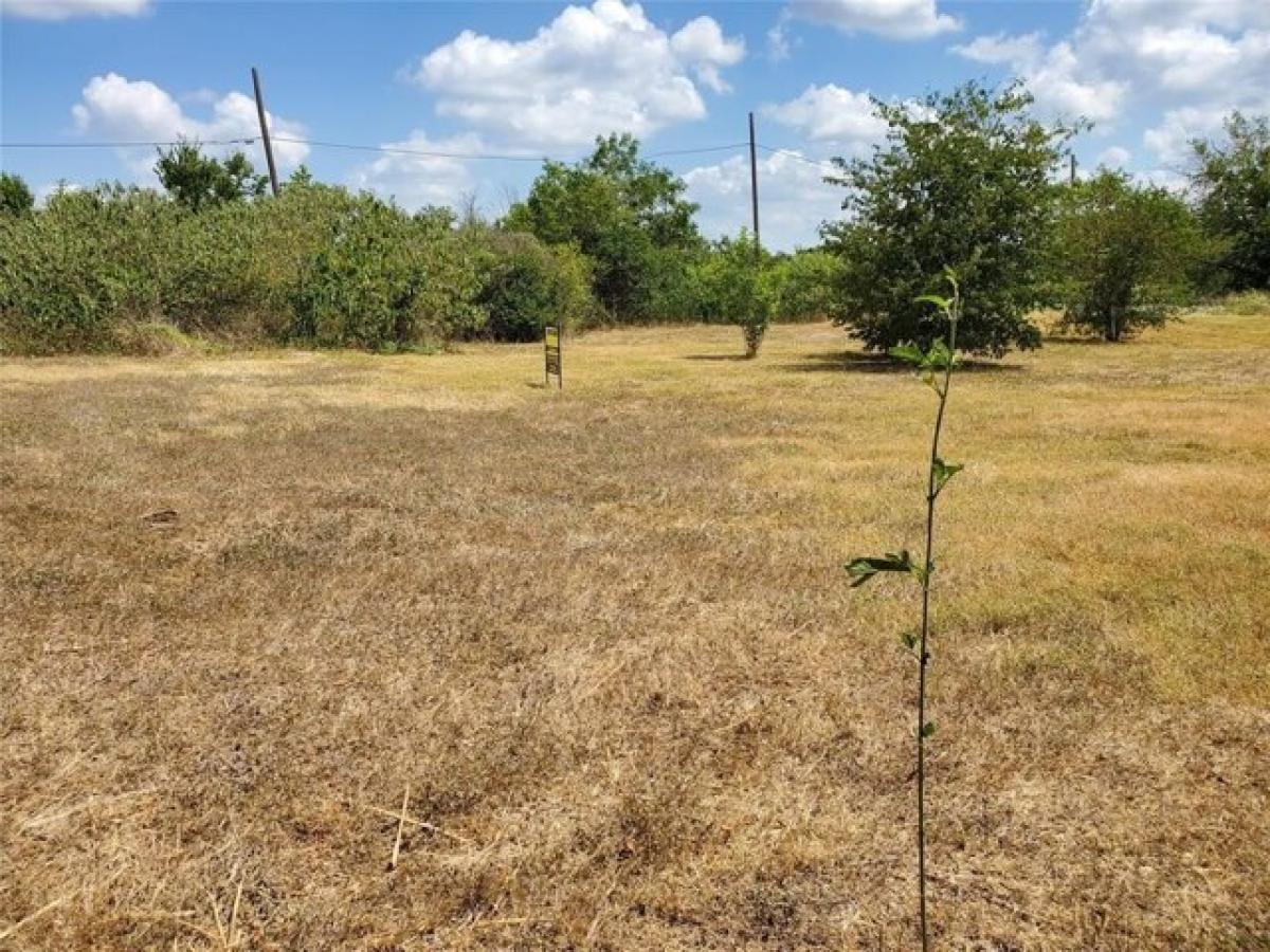 Picture of Residential Land For Sale in Taylor, Texas, United States