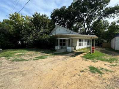 Home For Sale in Wilmer, Texas