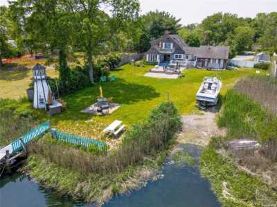 Home For Sale in Aquebogue, New York