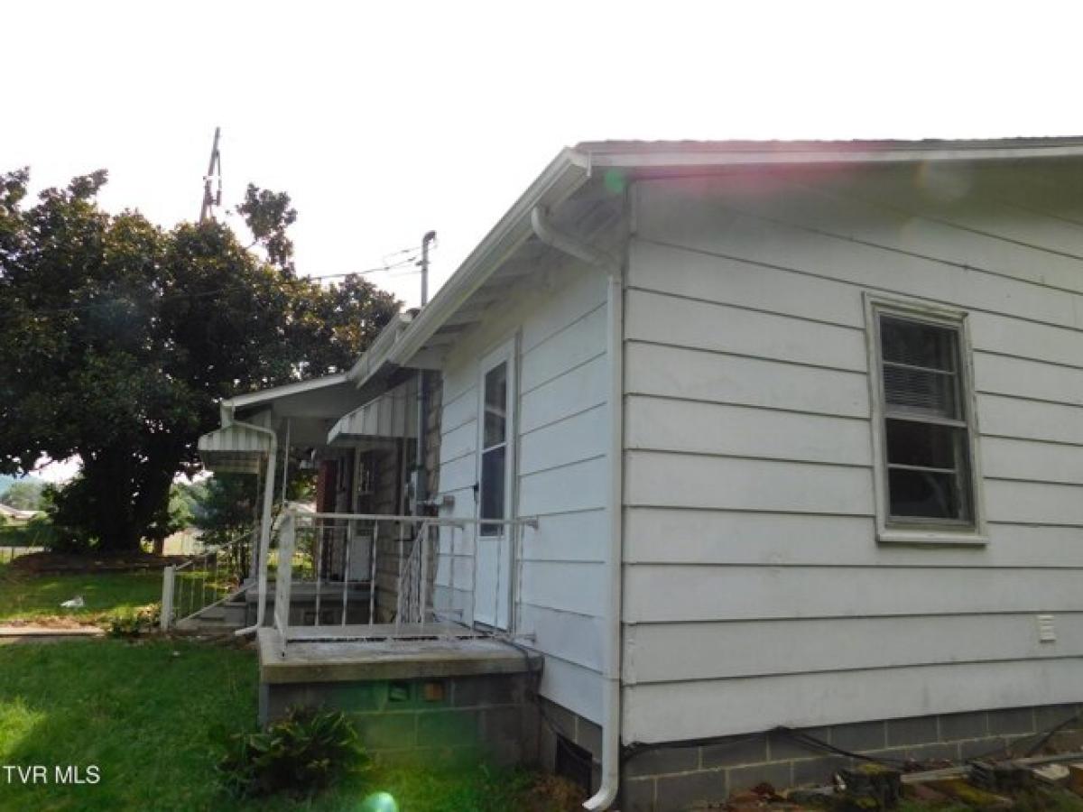 Picture of Home For Sale in Big Stone Gap, Virginia, United States