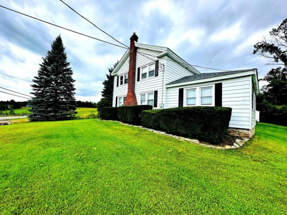 Picture of Home For Sale in Peru, New York, United States