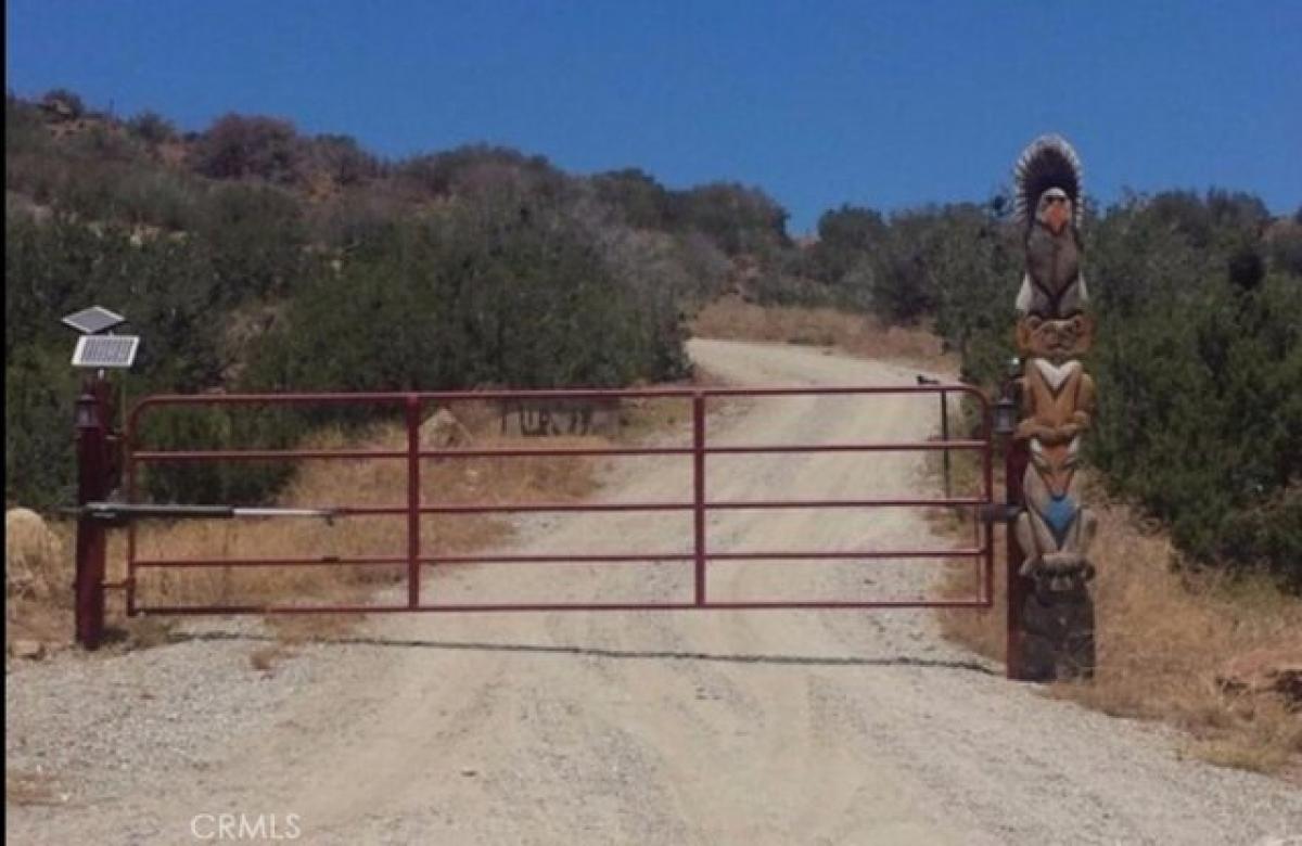 Picture of Residential Land For Sale in Tehachapi, California, United States